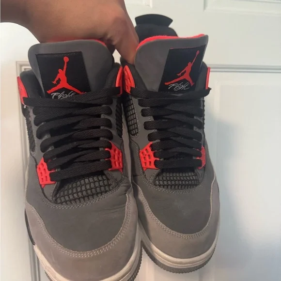 Air Jordan 4